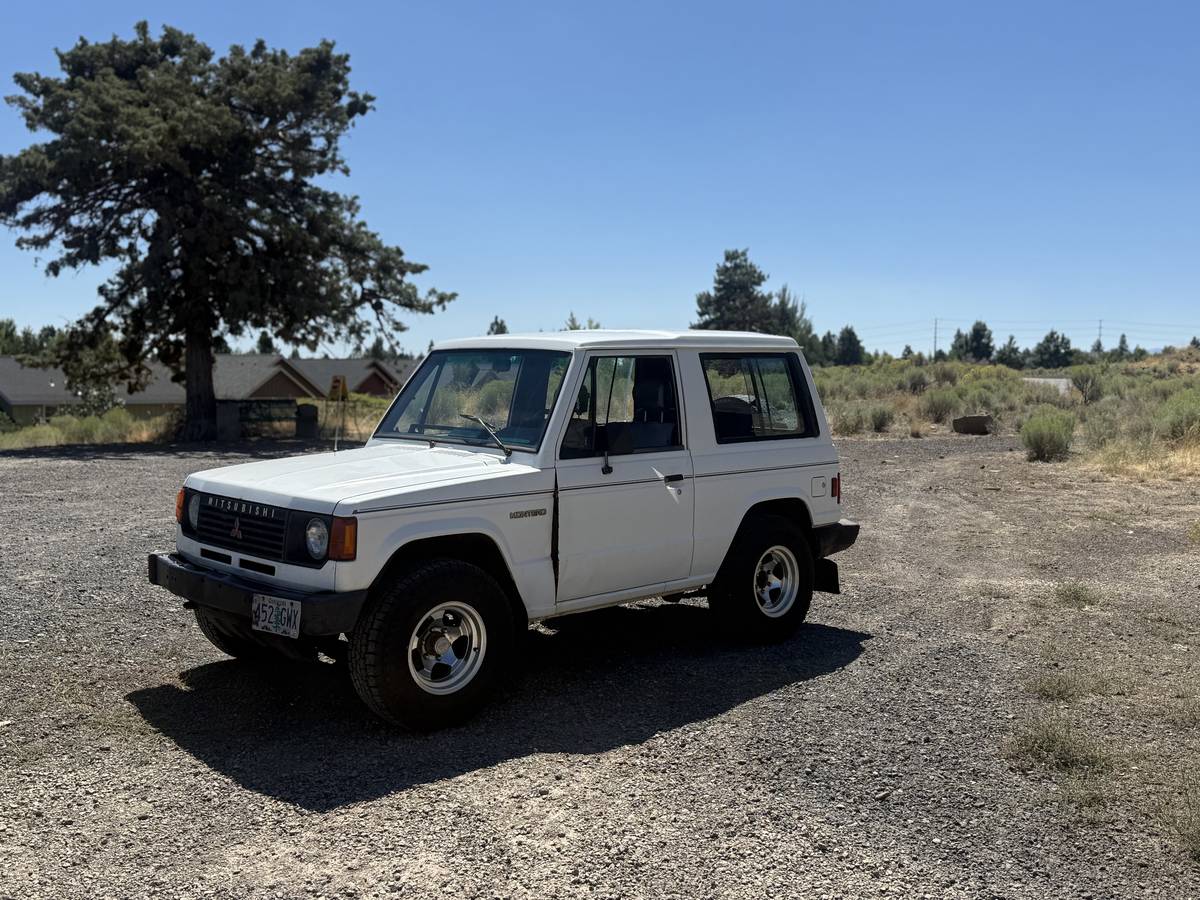 Mitsubishi-montero-sport-1987-2