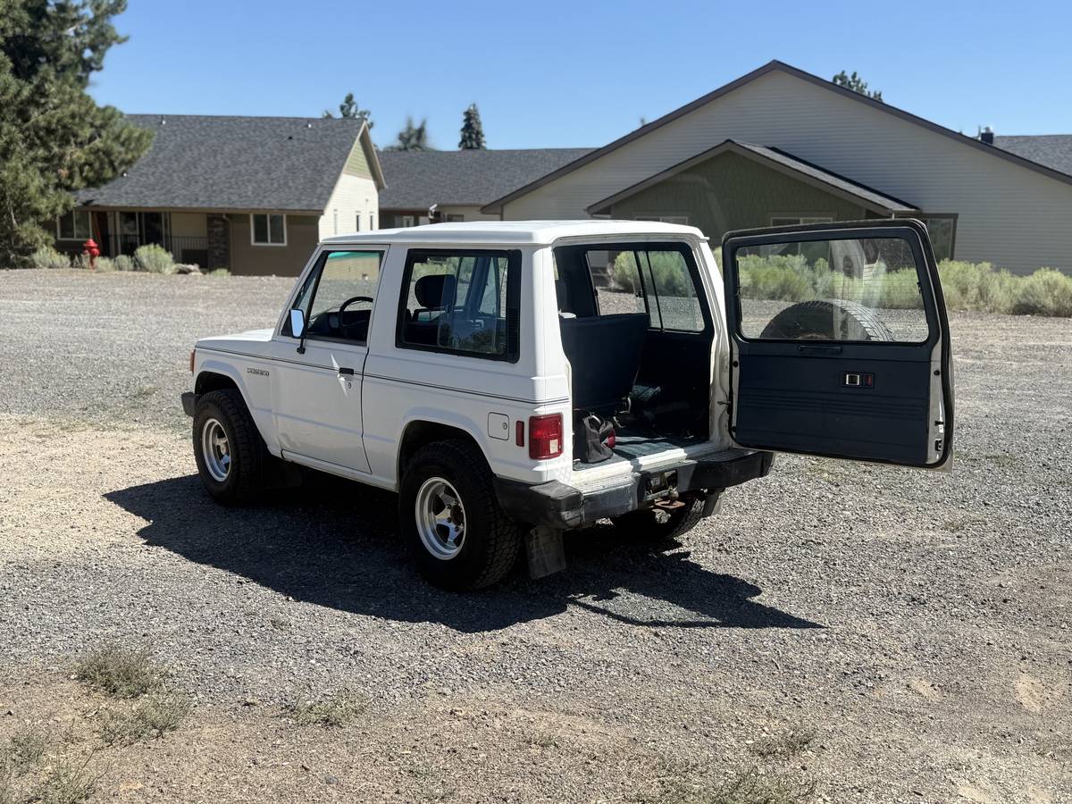 Mitsubishi-montero-sport-1987-4