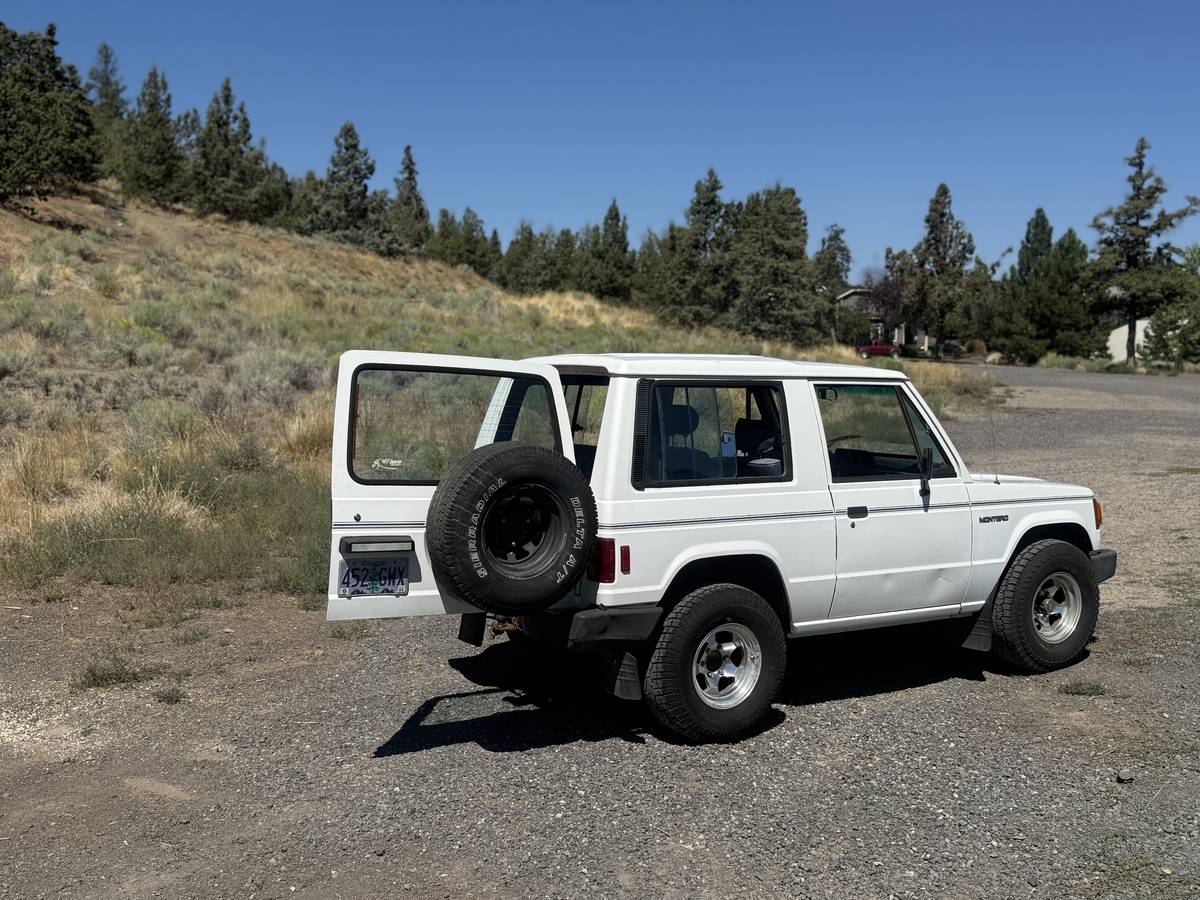 Mitsubishi-montero-sport-1987-5