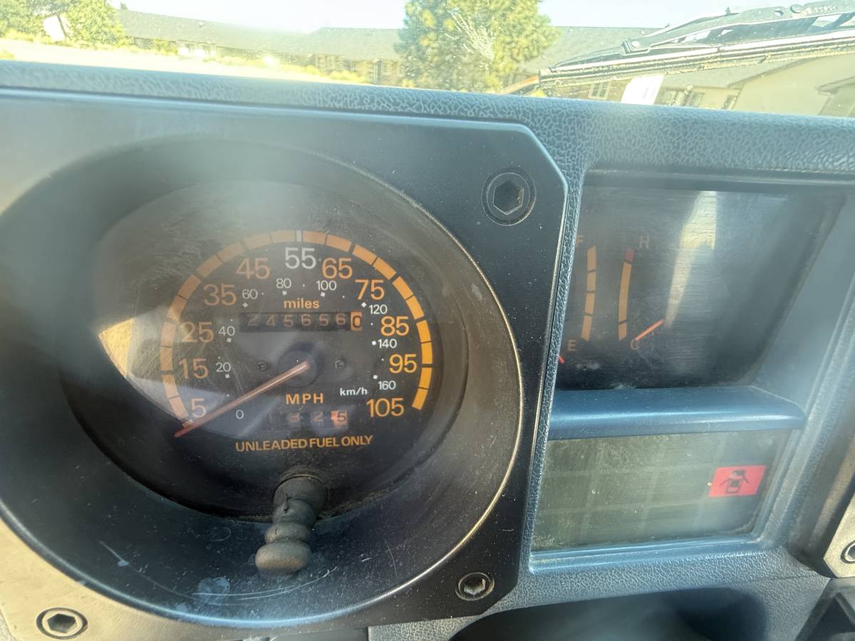 Mitsubishi-montero-sport-1987-8