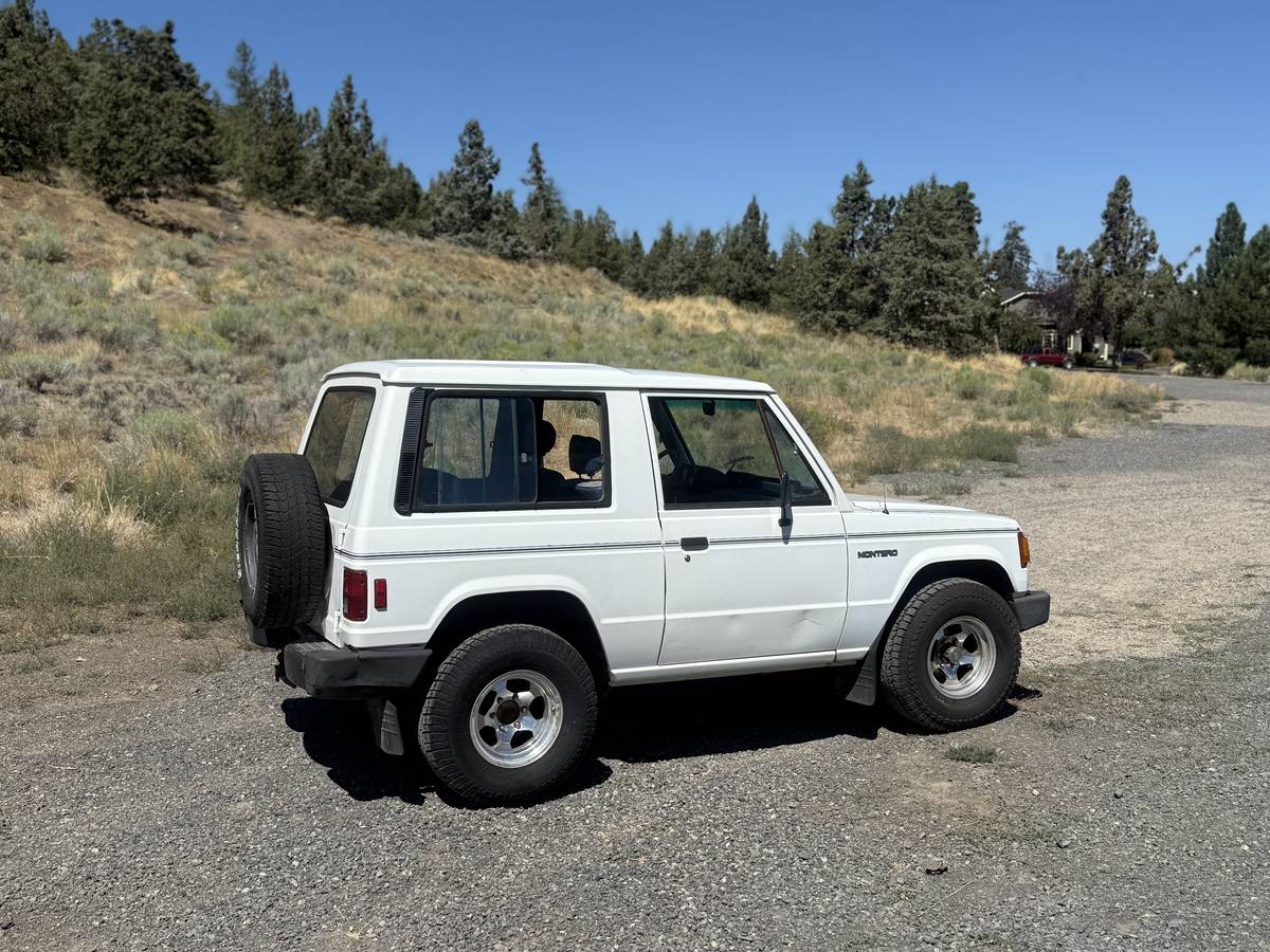 Mitsubishi-montero-sport-1987