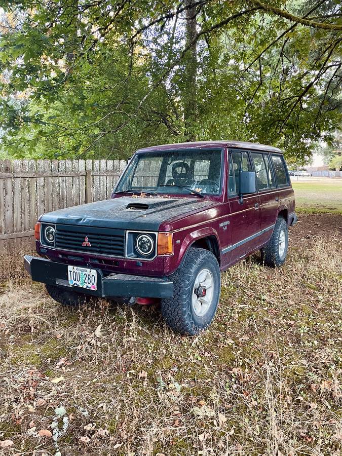 Mitsubishi-montero-sport-1991-red