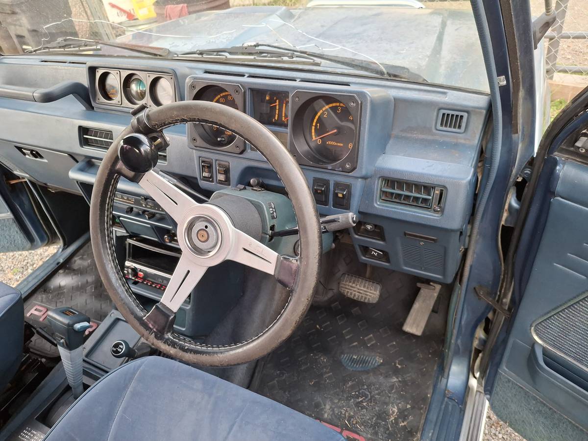 Mitsubishi-pajero-diesel-1989-15