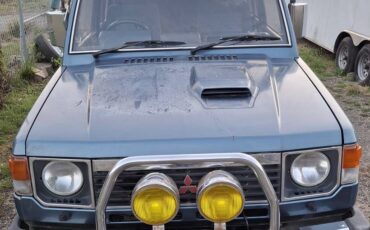 Mitsubishi-pajero-diesel-1989