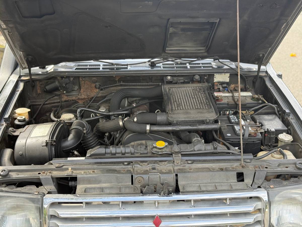 Mitsubishi-pajero-diesel-1991-10