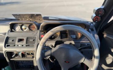 Mitsubishi-pajero-diesel-1991-6