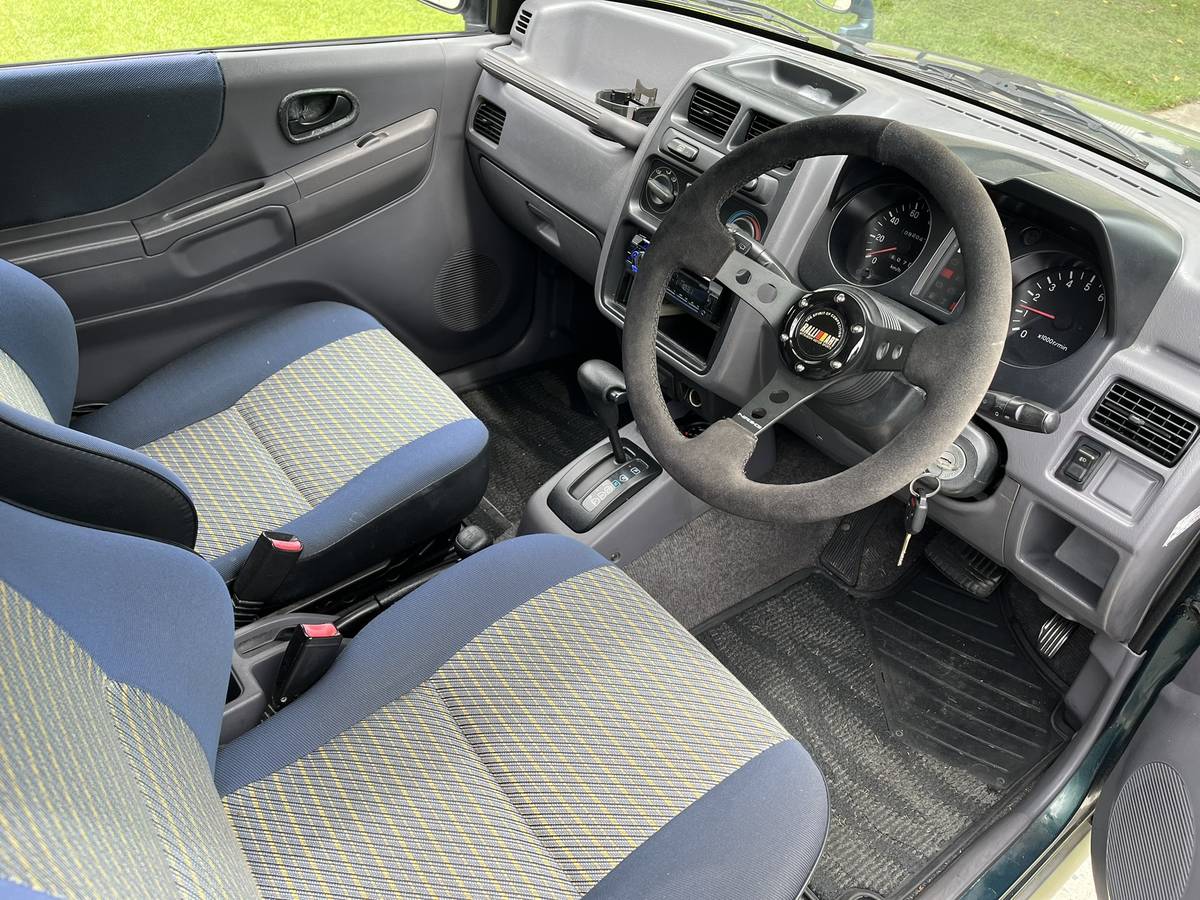 Mitsubishi-pajero-mini-1995-green-12