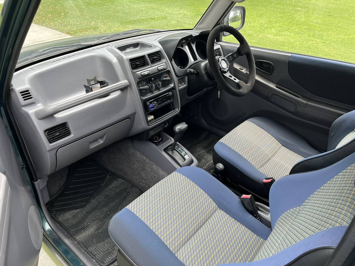 Mitsubishi-pajero-mini-1995-green-13