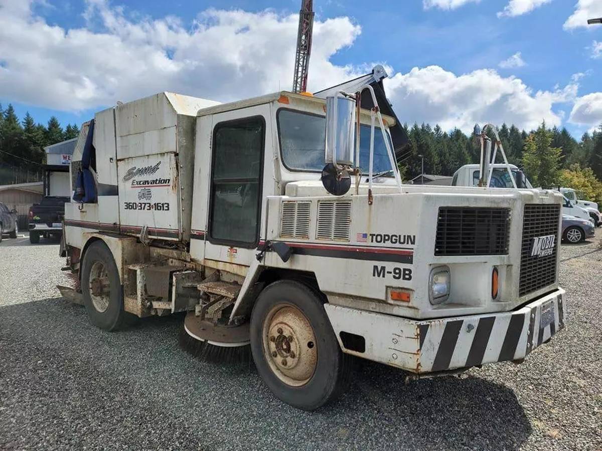Mobil-sweeper-diesel-1995-white-2