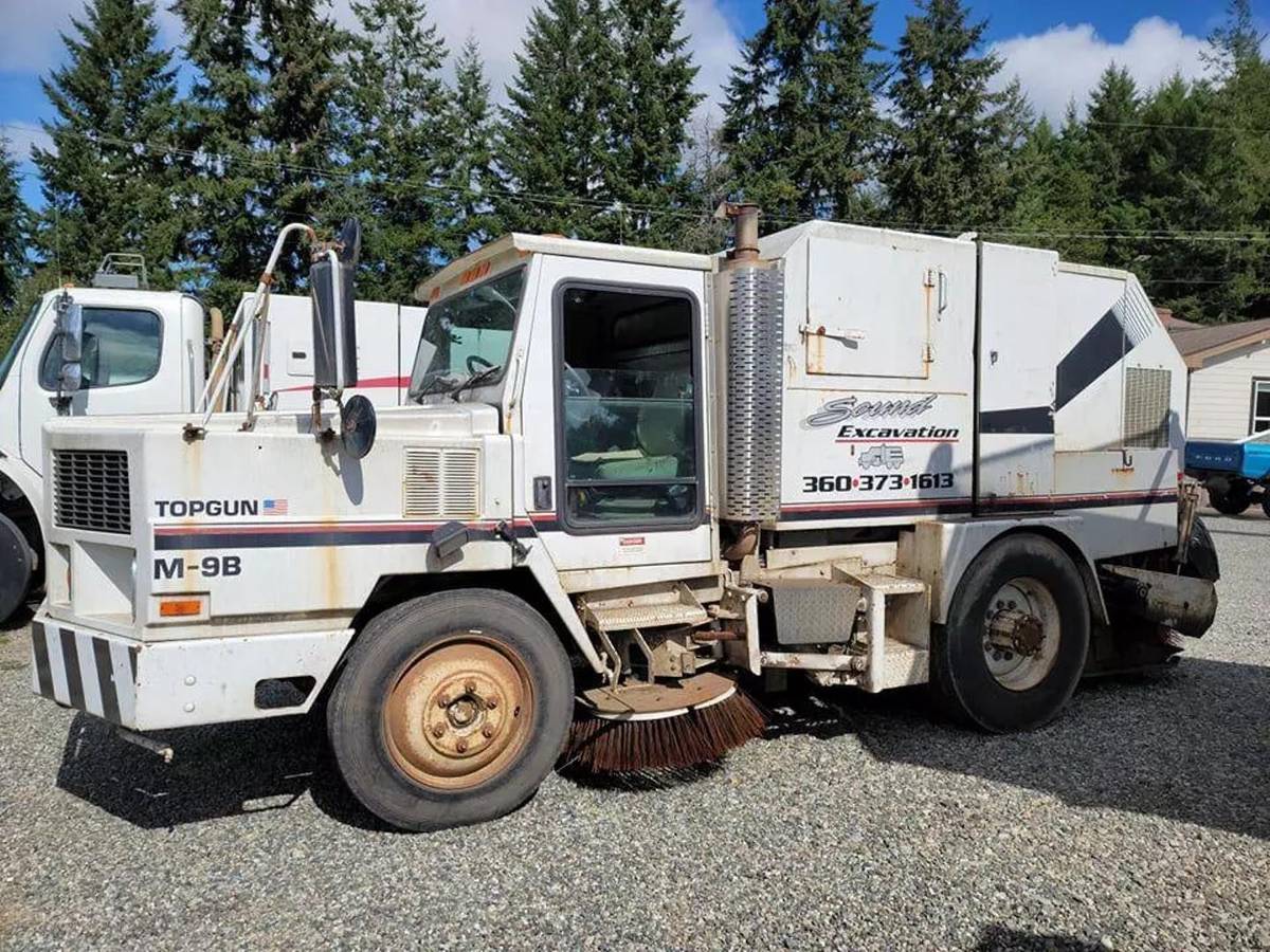 Mobil-sweeper-diesel-1995-white-4