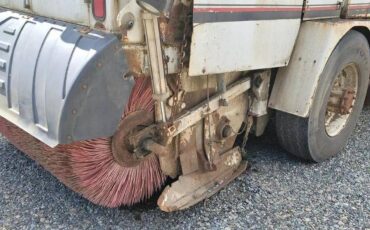Mobil-sweeper-diesel-1995-white-7