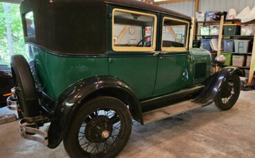 Model-a-ford-fordor-sedan-leatherback-1928-green-1