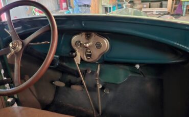Model-a-ford-fordor-sedan-leatherback-1928-green-7