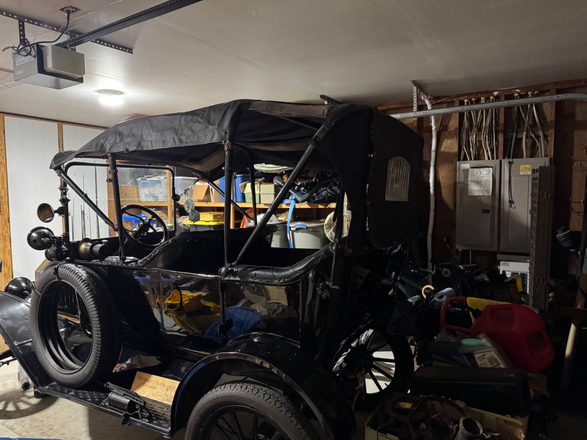Model-t-ford-1915-black-8