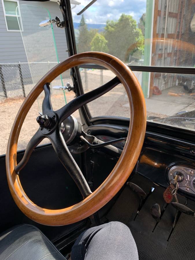 Model-t-ford-roadster-1927-2