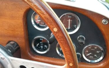Morgan-Plus-4-1957-White-Brown-10