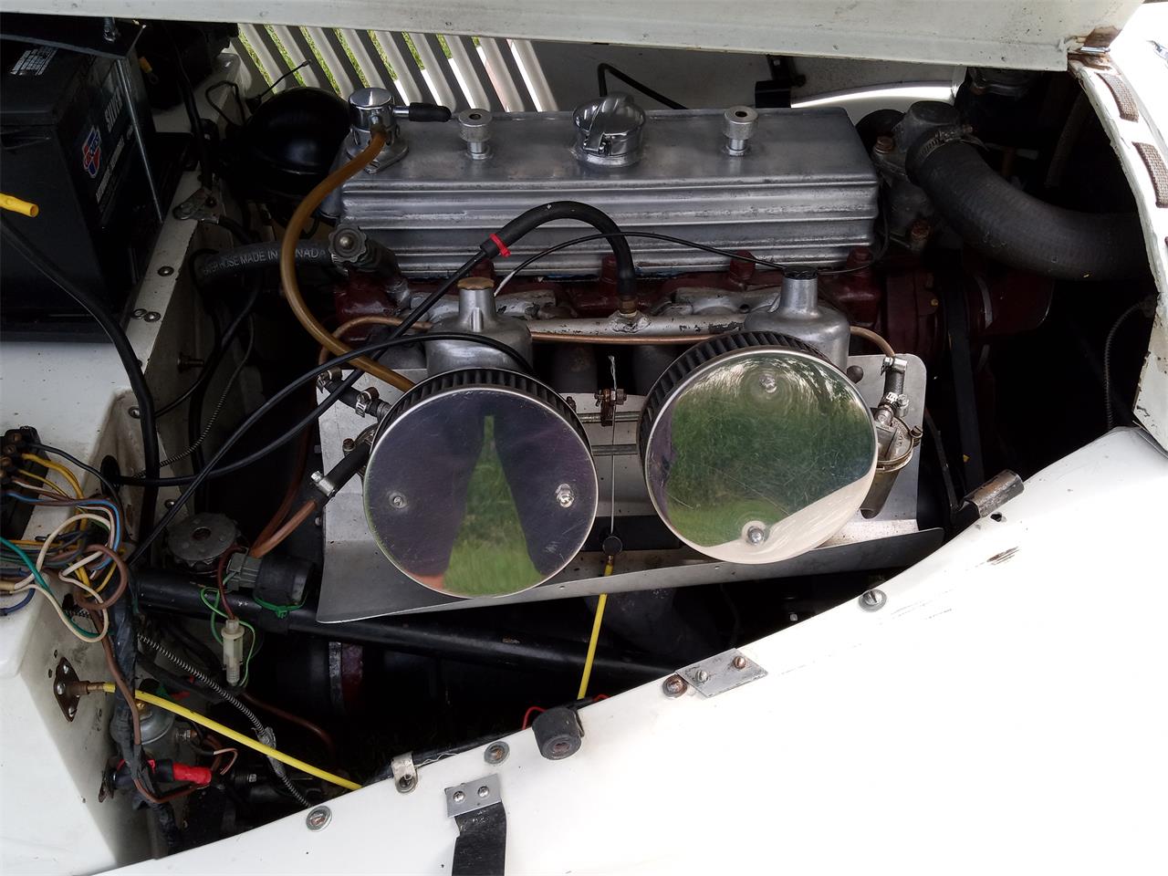 Morgan-Plus-4-1957-White-Brown-12