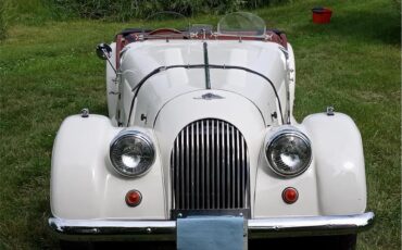 Morgan-Plus-4-1957-White-Brown-3