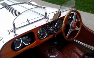 Morgan-Plus-4-1957-White-Brown-6