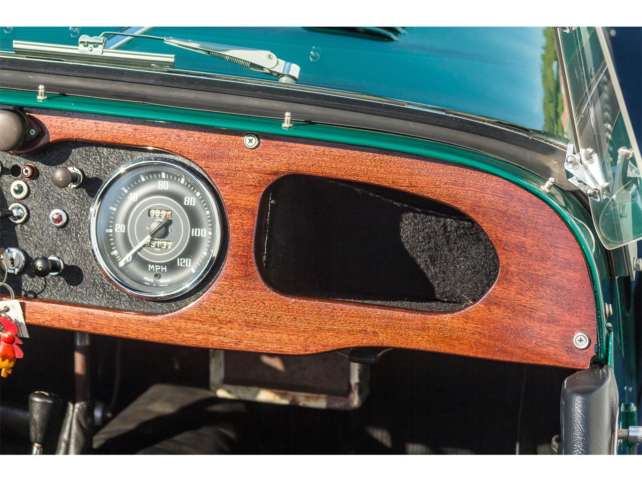 Morgan-Plus-4-1965-Green-Black-14