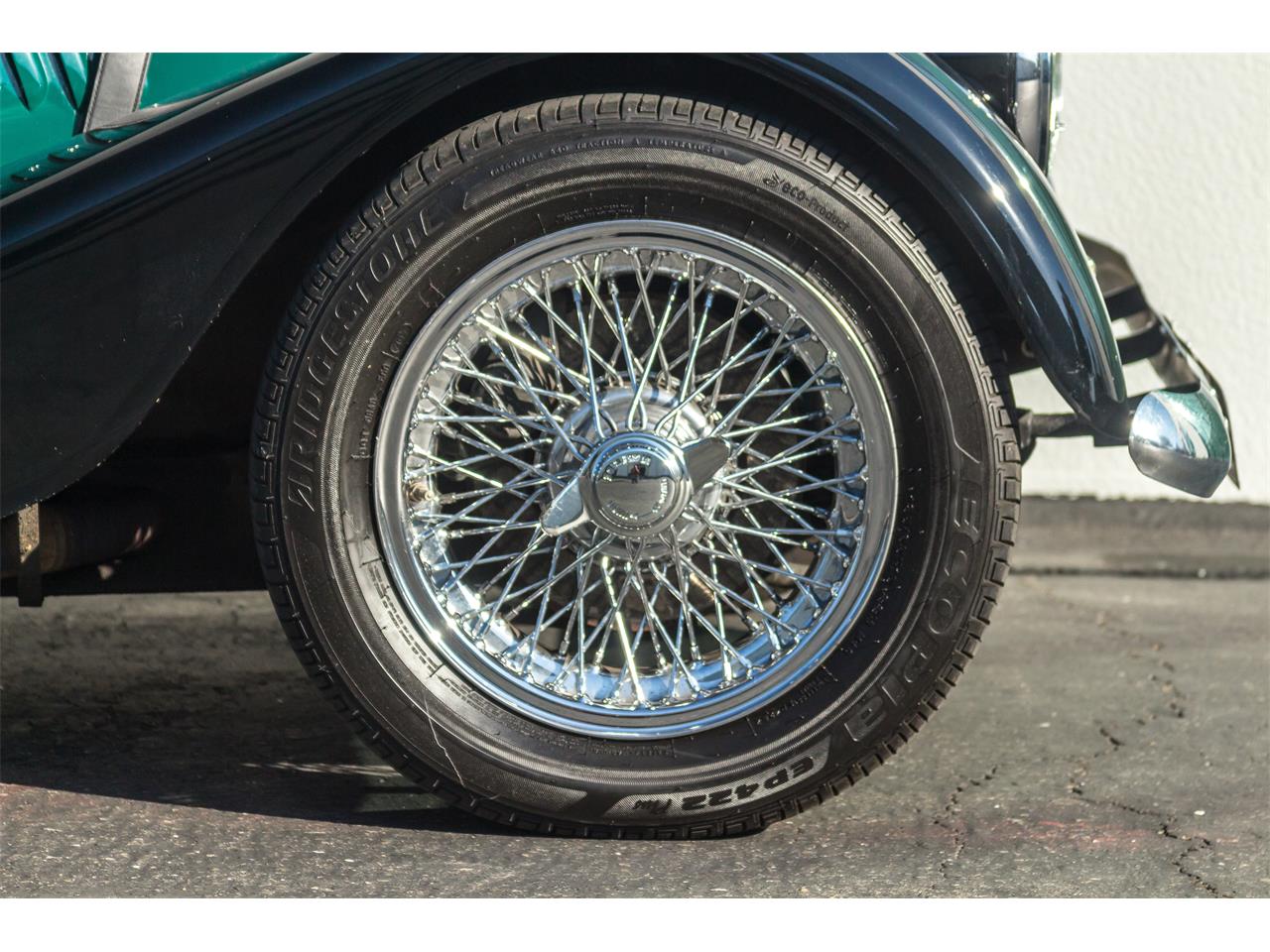 Morgan-Plus-4-1965-Green-Black-3