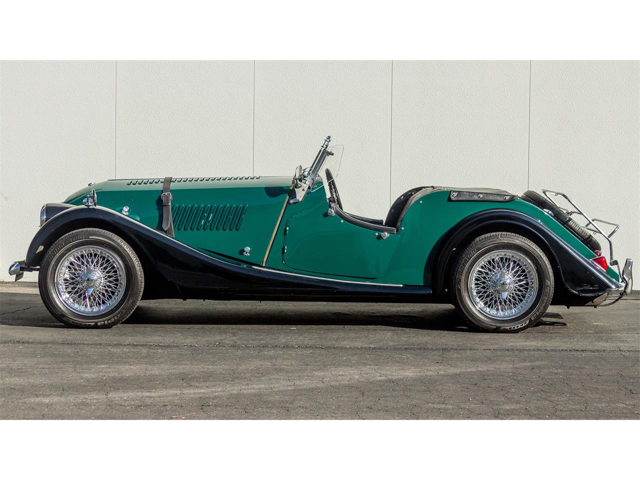 Morgan-Plus-4-1965-Green-Black-9