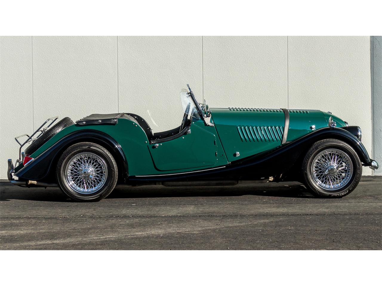 Morgan-Plus-4-1965-Green-Black
