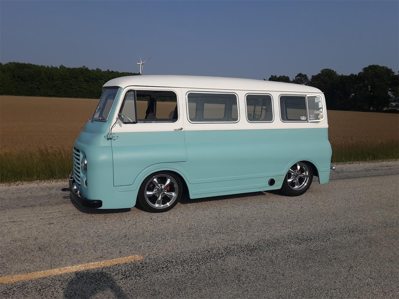 Morris-Commercial-j2-1959-White-Torquise-Tan-and-white-1