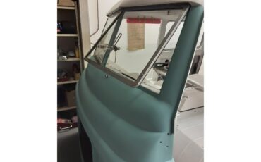 Morris-Commercial-j2-1959-White-Torquise-Tan-and-white-26