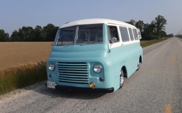 Morris-Commercial-j2-1959-White-Torquise-Tan-and-white-29