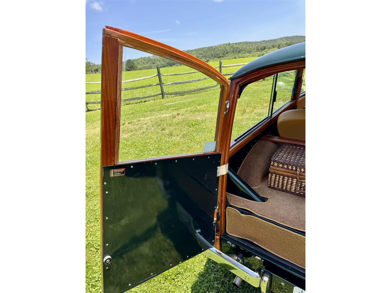 Morris-Minor-1000-2dr-traveler-1961-Green-Tan-13
