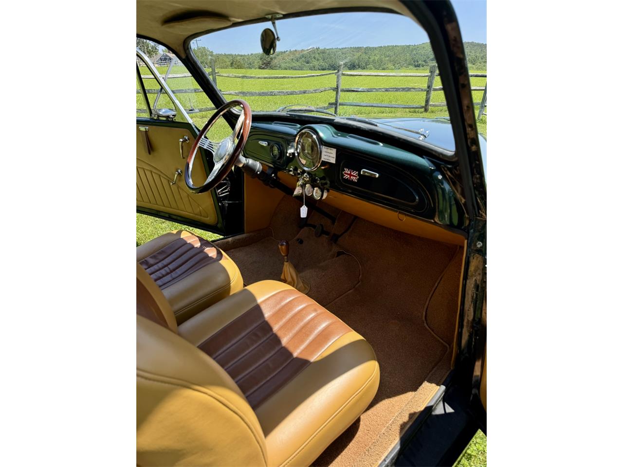 Morris-Minor-1000-2dr-traveler-1961-Green-Tan-14