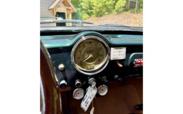 Morris-Minor-1000-2dr-traveler-1961-Green-Tan-16