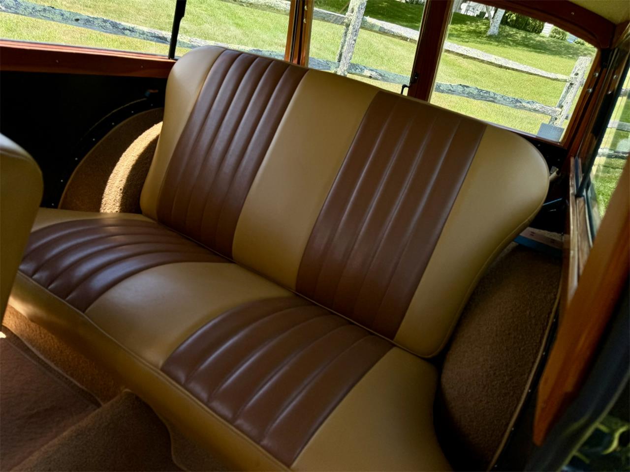 Morris-Minor-1000-2dr-traveler-1961-Green-Tan-17