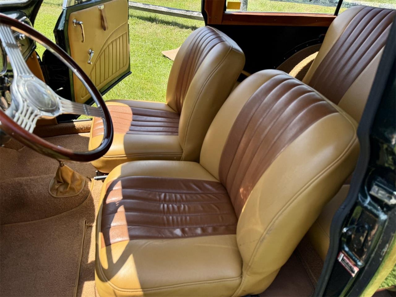 Morris-Minor-1000-2dr-traveler-1961-Green-Tan-18
