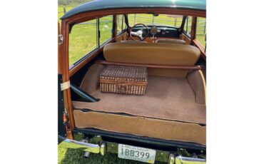 Morris-Minor-1000-2dr-traveler-1961-Green-Tan-9