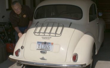 Morris-Minor-1960-white-red