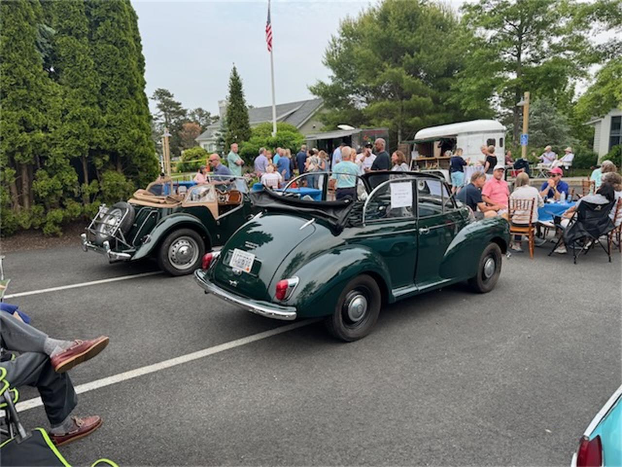Morris-Minor-1967-Green-Green-2