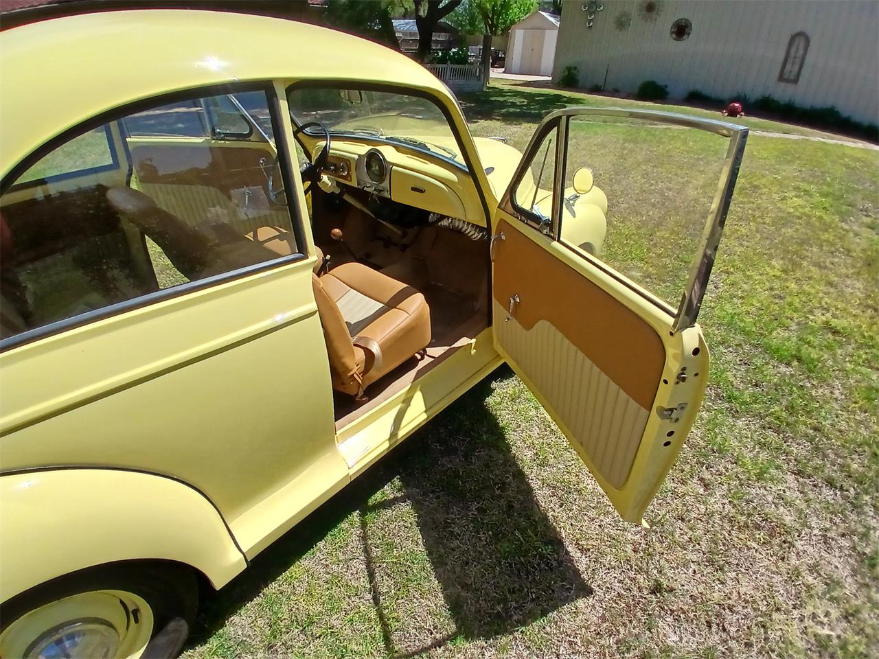 Morris-Minor-1967-Yellow-Tancream-4