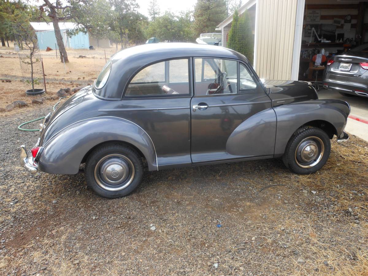 Morris-minor-1000-1961-grey-3