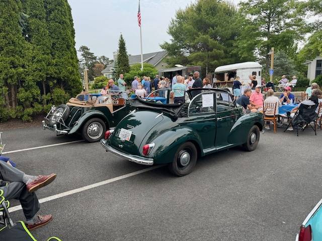 Morris-minor-1000-1967-green-1