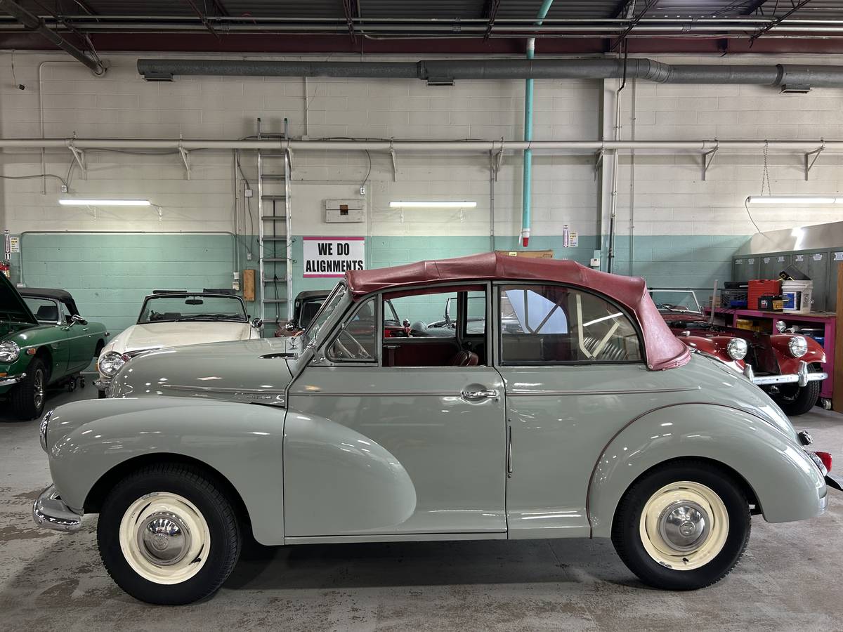 Morris-minor-1953-grey-10