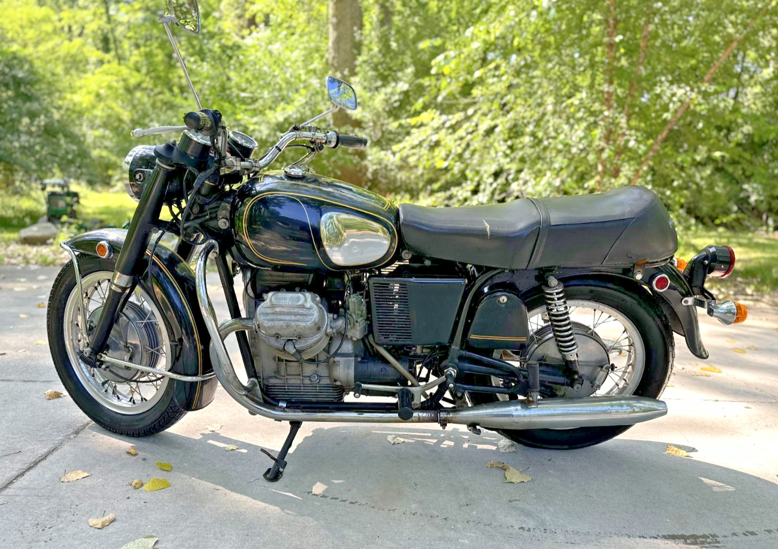 Moto-Guzzi-Ambassador-750-1971-1