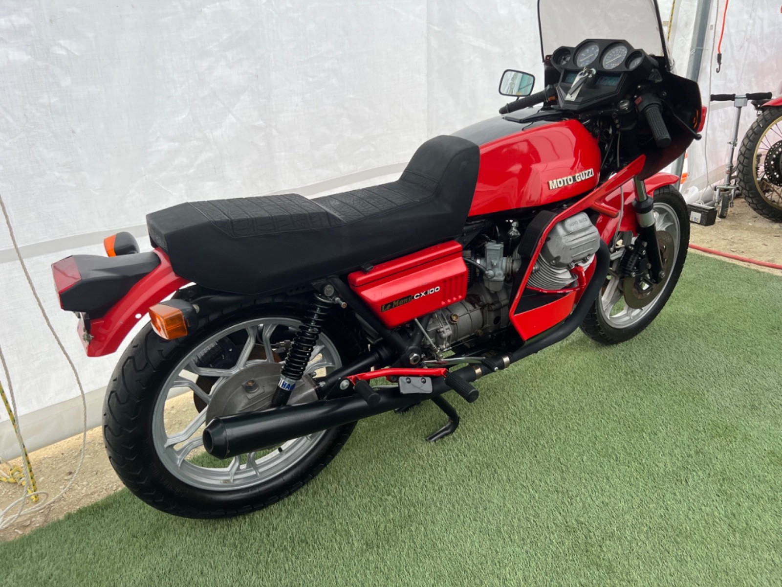Moto-Guzzi-CX100-1980-4