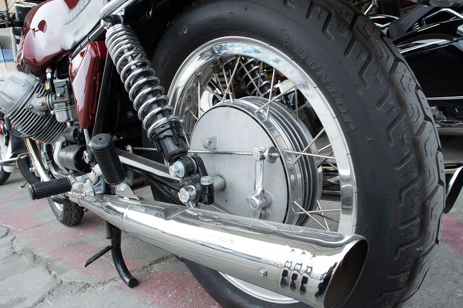 Moto-Guzzi-V7sport-1973-18