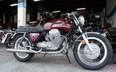 Moto-Guzzi-V7sport-1973-4