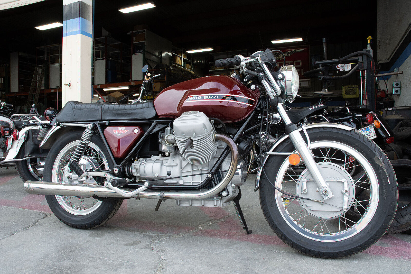 Moto-Guzzi-V7sport-1973-4