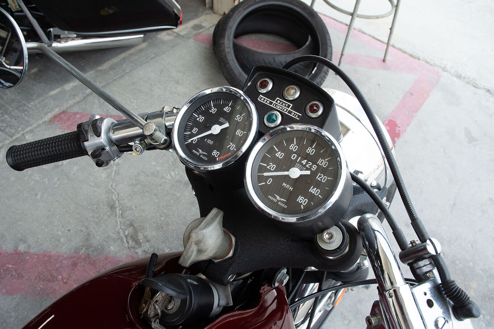 Moto-Guzzi-V7sport-1973-9