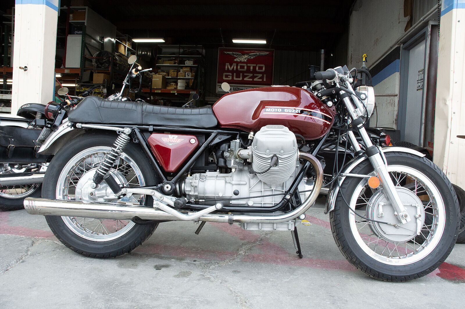 Moto-Guzzi-V7sport-1973