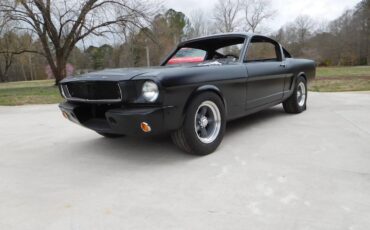 Mustang-fastback-1965-white-10